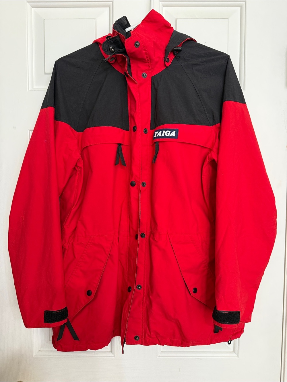 Vintage TAIGA gore-Tex outdoor hooded waterproof jacket